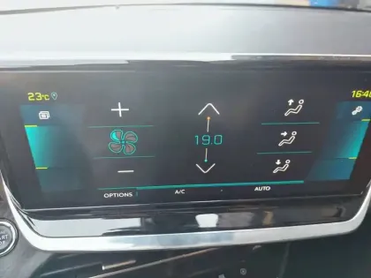 Photo 19 Peugeot 208  Electrique 50 kWh 136ch