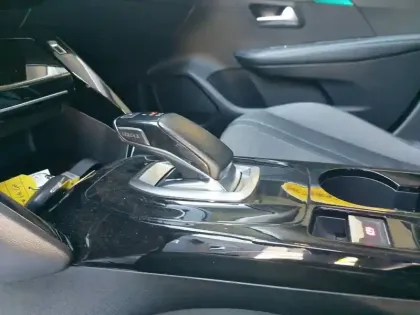 Photo 13 Peugeot 208  Electrique 50 kWh 136ch