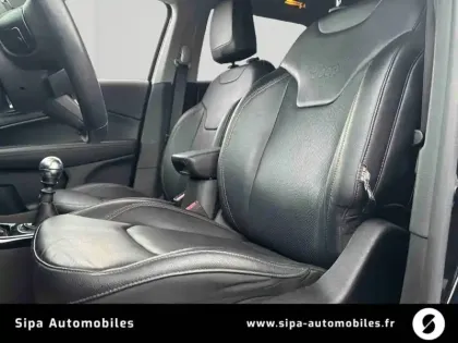 Photo 43 Jeep Compass  1.3 GSE T4 130 ch BVM6