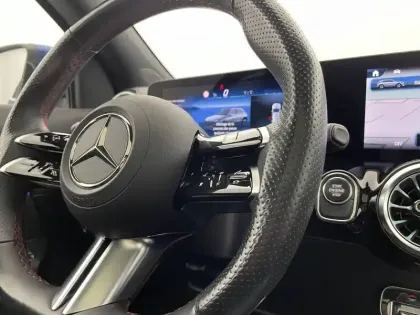 Photo 24 Mercedes GLA  250 e 8G-DCT