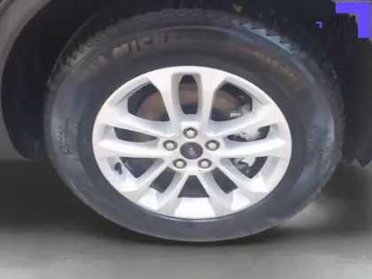 Photo 13 Ford Kuga  2.5 Duratec 180 ch FlexiFuel FHEV E85 Powershift