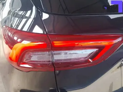 Photo 18 Ford Kuga  2.5 Duratec 180 ch FlexiFuel FHEV E85 Powershift