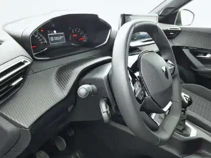 Photo 18 Peugeot 2008  PureTech 100 S&S BVM6