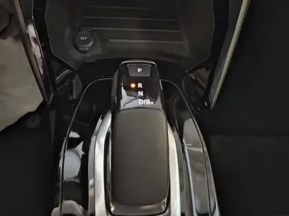 Photo 29 Peugeot 208  Electrique 50 kWh 136ch
