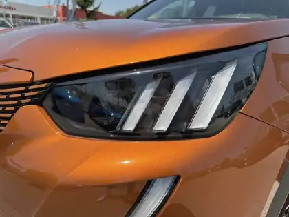 Photo 10 Peugeot 2008  Electrique 136 ch