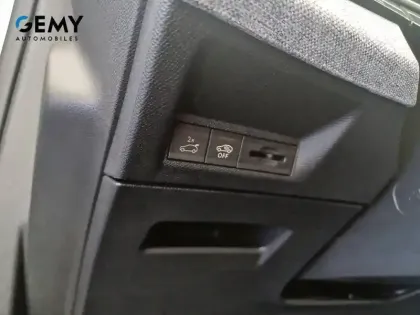 Photo 19 Peugeot 5008  Hybrid 145 ch e-DCS6