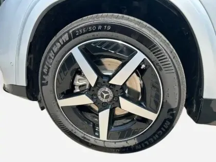 Photo 8 Mercedes GLB 200 AMG Line