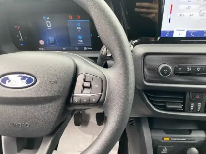Photo 20 Ford Transit Courier Fourgonnette 1.0 EcoBoost 100ch Cabine Approfondie Trend