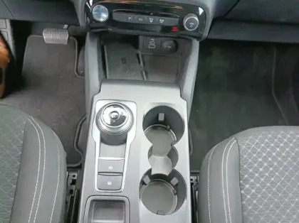 Photo 7 Ford Kuga 2.5 Duratec 180ch Hybrid FlexiFuel Titanium Business Powershift