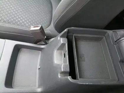 Photo 21 Ford Kuga 2.5 Duratec 180ch Hybrid FlexiFuel Titanium Business Powershift