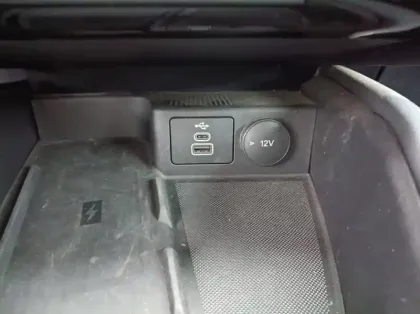 Photo 17 Ford Kuga 2.5 Duratec 180ch Hybrid FlexiFuel Titanium Business Powershift