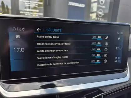 Photo 13 Peugeot 208 II PureTech 130 S&S EAT8 GT Line