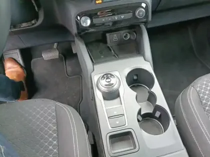 Photo 7 Ford Kuga 2.5 Duratec 180ch Hybrid FlexiFuel Titanium Business Powershift