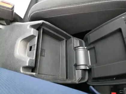 Photo 21 Ford Kuga 2.5 Duratec 180ch Hybrid FlexiFuel Titanium Business Powershift