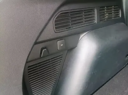 Photo 27 Ford Kuga 2.5 Duratec 180ch Hybrid FlexiFuel Titanium Business Powershift