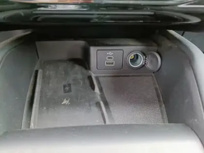 Photo 17 Ford Kuga 2.5 Duratec 180ch Hybrid FlexiFuel Titanium Business Powershift