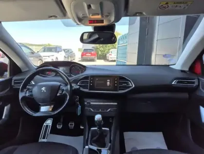 Photo 20 Peugeot 308 II Puretech 110 S&S Style