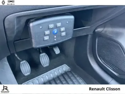 Photo 14 Peugeot 208  1.5 BlueHDi 100ch S&S Active Pack Version Auto Ecole