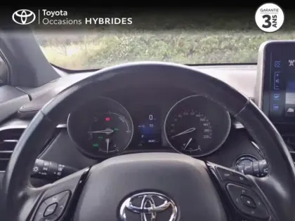 Photo 12 Toyota C-HR  122h Distinctive 2WD E-CVT