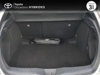 Photo 9 Toyota C-HR  122h Distinctive 2WD E-CVT