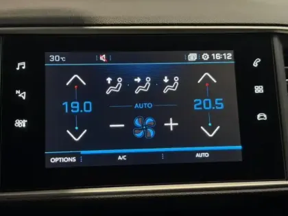 Photo 14 Peugeot 308  1.2 130 Tech Edition Carplay  Gps regulateur