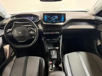 Photo 6 Peugeot 2008  e- 136 Allure Pack GPS Camera
