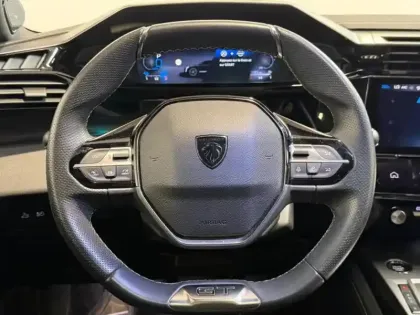 Photo 13 Peugeot 408  PHEV 180ch GT e-EAT8