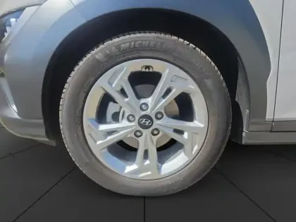 Photo 9 Hyundai Kona  1.0 T-GDi 120ch Hybrid 48V Intuitive