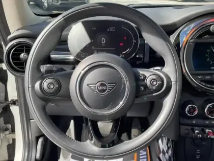 Photo 10 Mini Mini  Cooper 136ch  Edition Greenwich BVA7