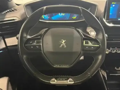 Photo 14 Peugeot 2008  e- 136ch GT