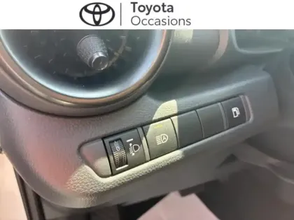 Photo 13 Toyota C-HR  1.8 Hybride 140ch Dynamic NG23