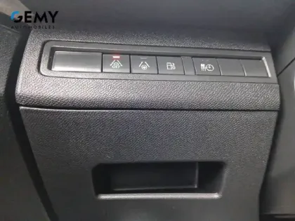 Photo 19 Peugeot 3008  Hybrid 225 e-EAT8