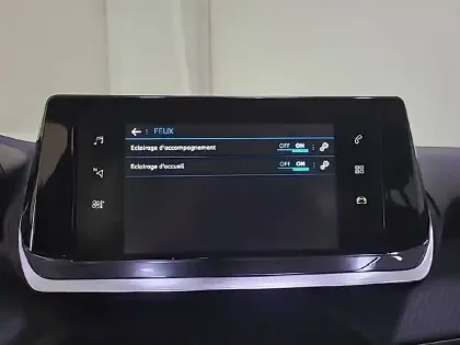 Photo 43 Peugeot 208  PureTech 100 S&S BVM6