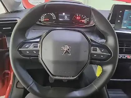 Photo 29 Peugeot 208  PureTech 100 S&S BVM6
