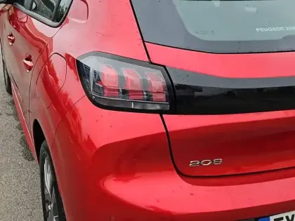 Photo 16 Peugeot 208  PureTech 100 S&S BVM6