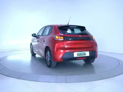 Photo 27 Peugeot 208  PureTech 100 S&S BVM6