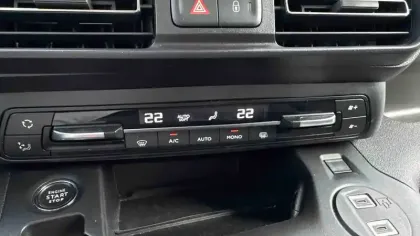 Photo 18 Peugeot Partner E- FOURGON M 800 KG 136 CH BATTERIE 54 KWH
