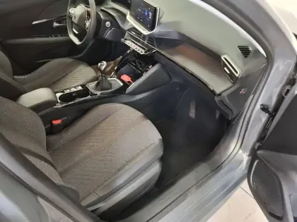 Photo 34 Peugeot 208  PureTech 100 S&S BVM6