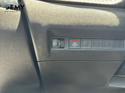 Photo 19 Peugeot 2008  PureTech 100 S&S BVM6