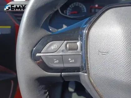 Photo 19 Peugeot 208  PureTech 100 S&S BVM6