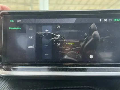 Photo 33 Peugeot 208  PureTech 100 S&S BVM6