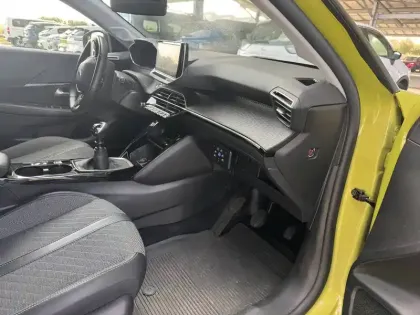 Photo 21 Peugeot 208  PureTech 100 S&S BVM6