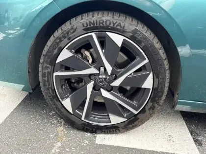 Photo 12 Peugeot 308  SW BlueHDi 130ch S&S EAT8