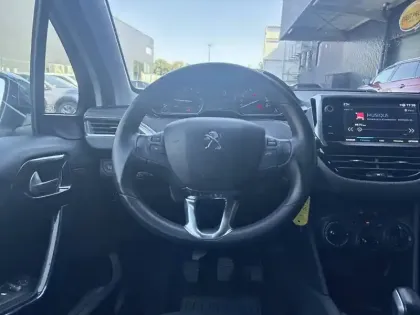 Photo 8 Peugeot 208  PureTech 82ch S&S BVM5