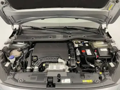 Photo 52 Peugeot 208  PureTech 100 S&S BVM6