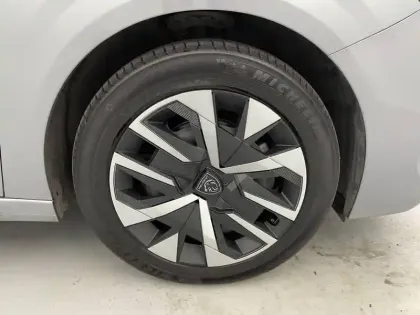Photo 17 Peugeot 208  PureTech 100 S&S BVM6
