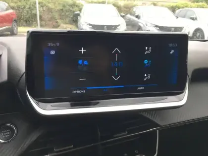 Photo 41 Peugeot 2008  PureTech 130 S&S BVM6