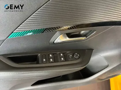 Photo 11 Peugeot 208  Electrique 50 kWh 136ch