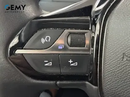 Photo 13 Peugeot 208  Electrique 50 kWh 136ch