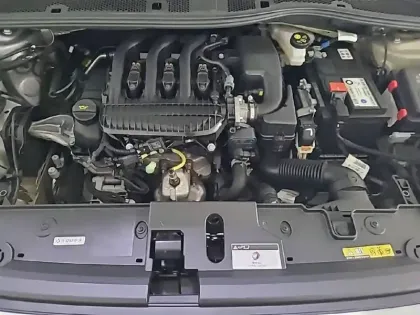 Photo 17 Peugeot 208  PureTech 75 S&S BVM5